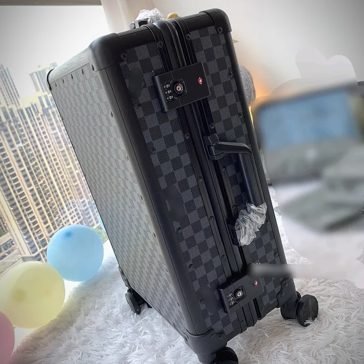 スーパーコピー ルイヴィトン スーツケース