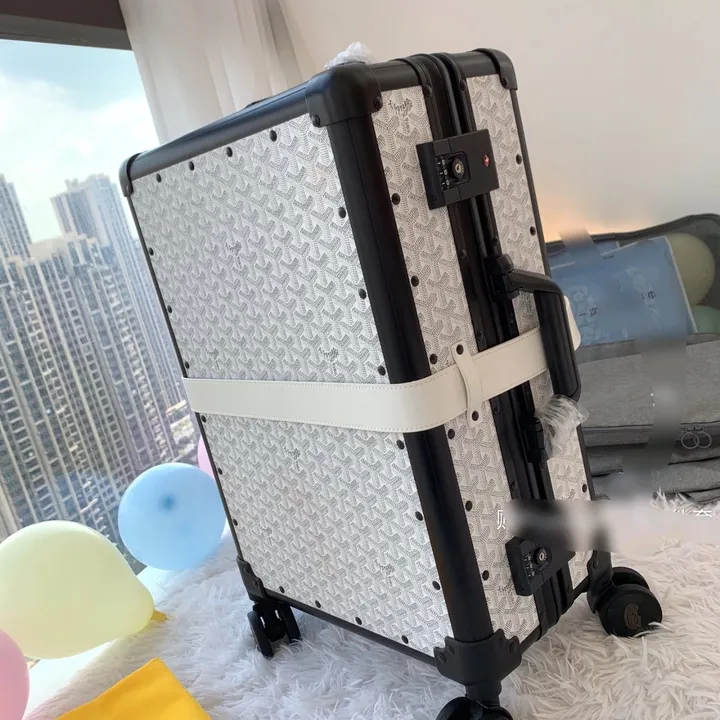 スーパーコピー フェンディ スーツケース