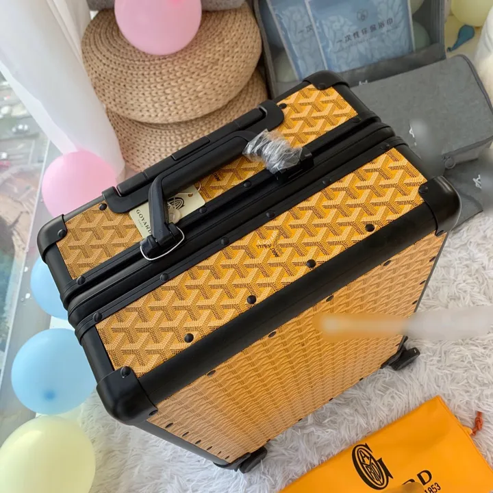 スーパーコピー フェンディ スーツケース