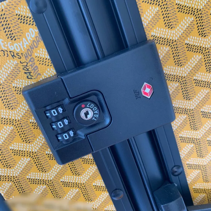 スーパーコピー フェンディ スーツケース