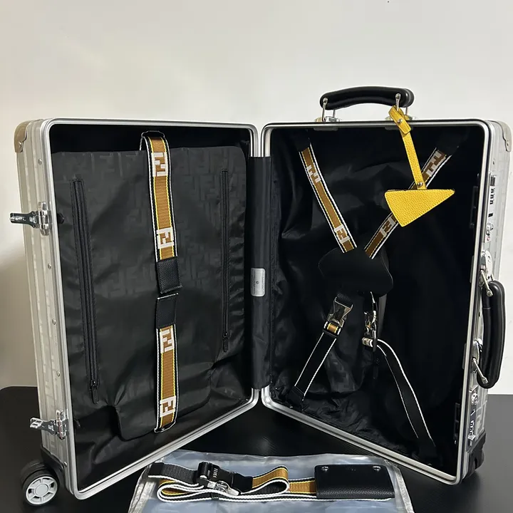 スーパーコピー ディオール スーツケース