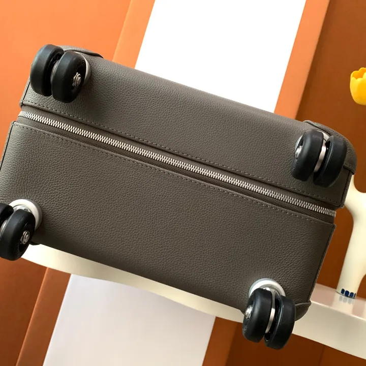 スーパーコピー シャネル スーツケース