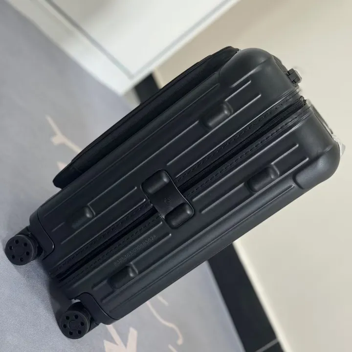 スーパーコピー リモワ スーツケース