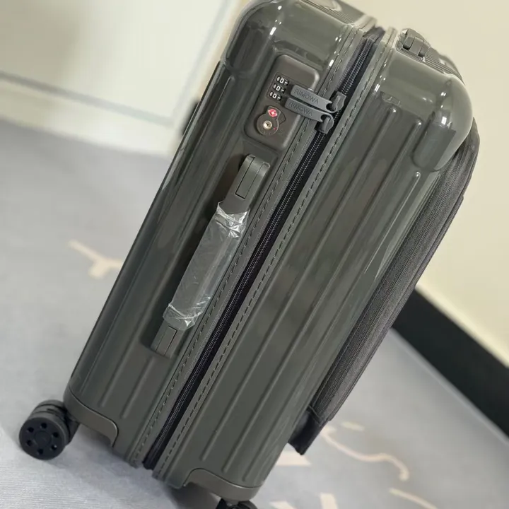 スーパーコピー リモワ スーツケース