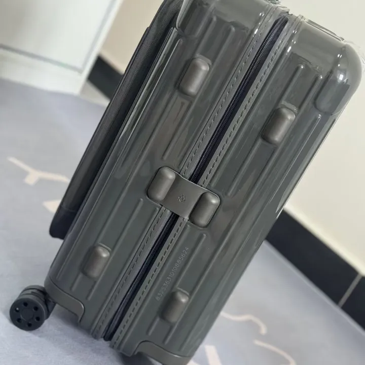 スーパーコピー リモワ スーツケース