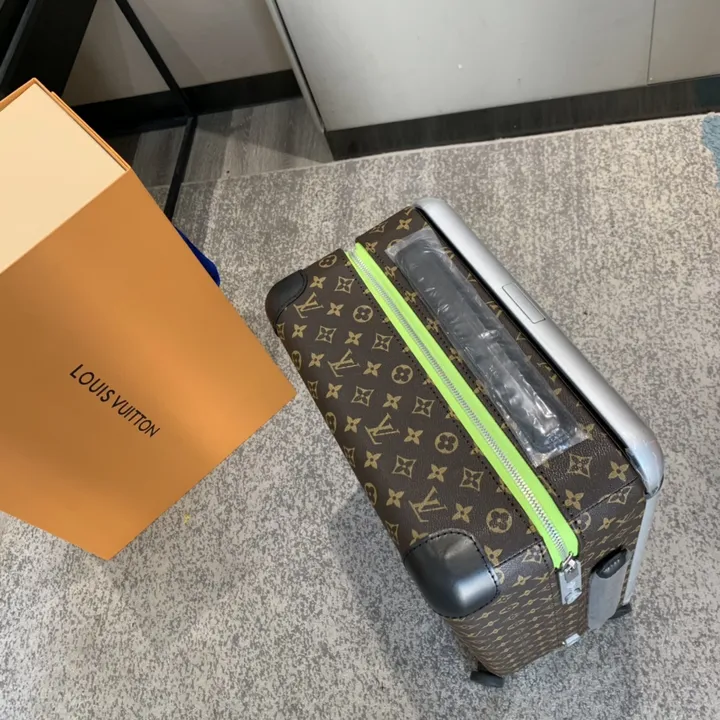 スーパーコピー ルイヴィトン スーツケース