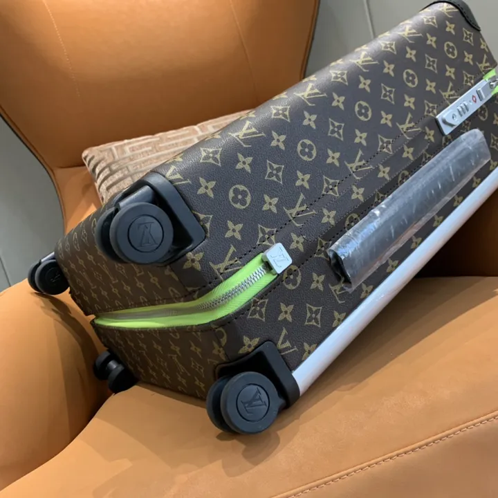 スーパーコピー ルイヴィトン スーツケース