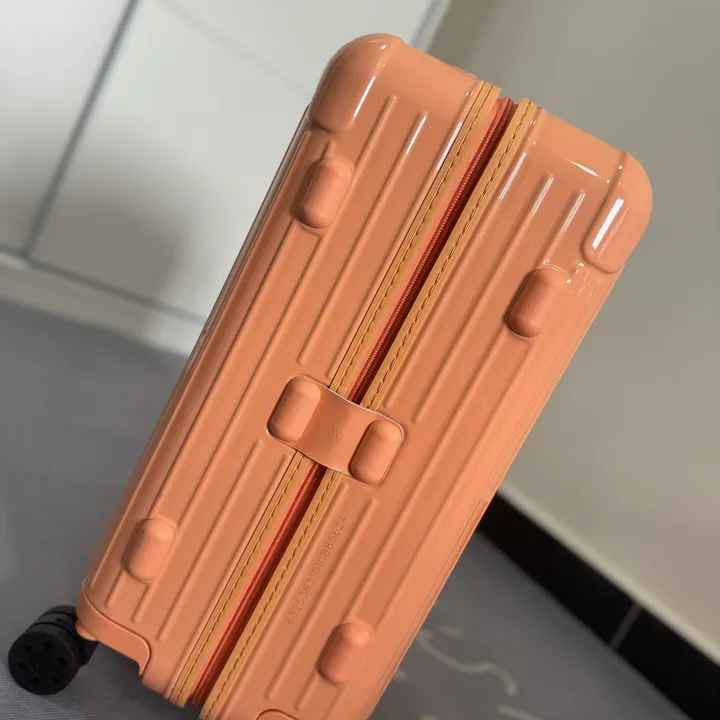 スーパーコピー リモワ スーツケース