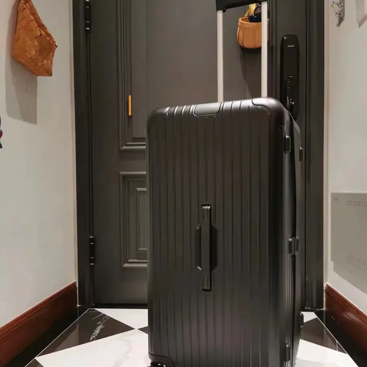 スーパーコピー リモワ スーツケース