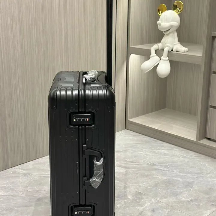 スーパーコピー リモワ スーツケース