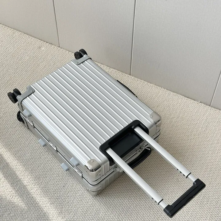 スーパーコピー リモワ スーツケース