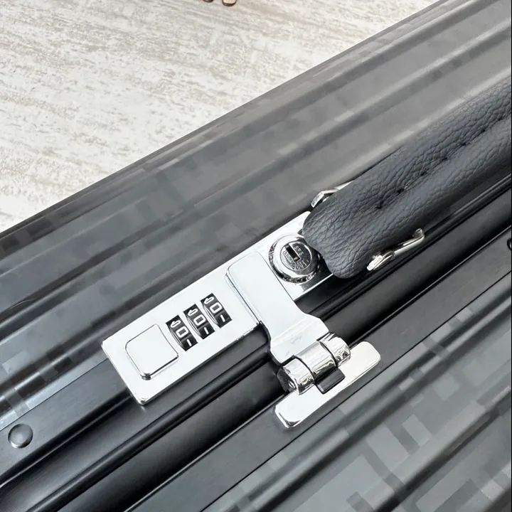 スーパーコピー ディオール スーツケース