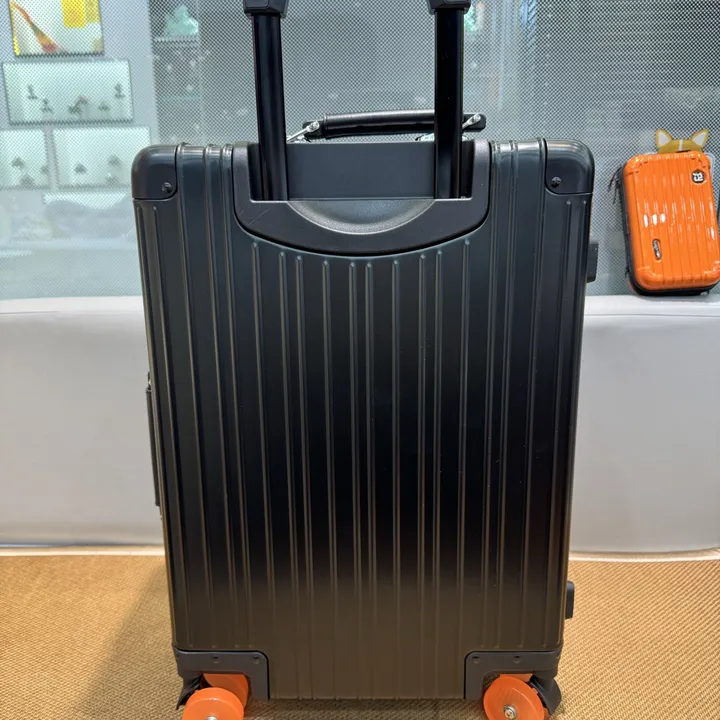 スーパーコピー リモワ スーツケース