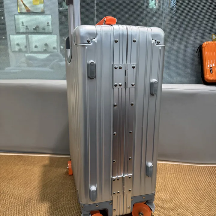 スーパーコピー リモワ スーツケース