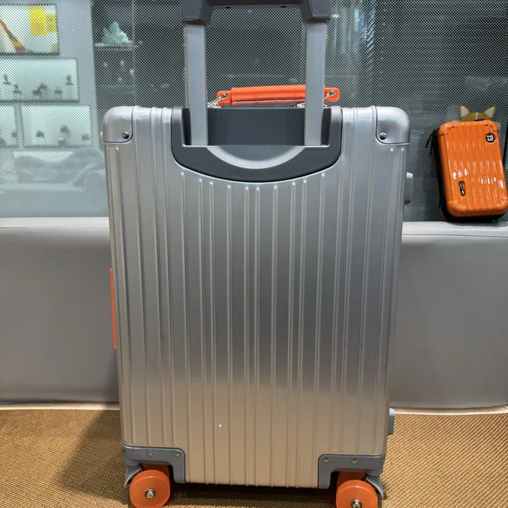 スーパーコピー リモワ スーツケース