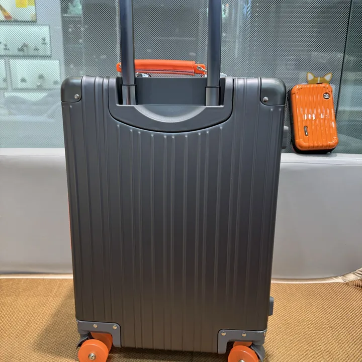 スーパーコピー リモワ スーツケース