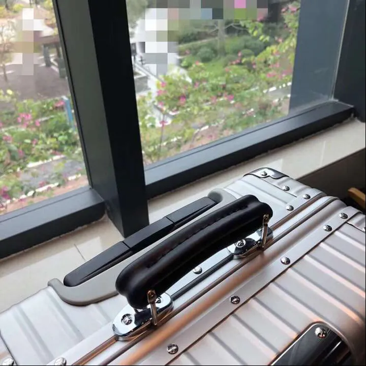 スーパーコピー リモワ スーツケース