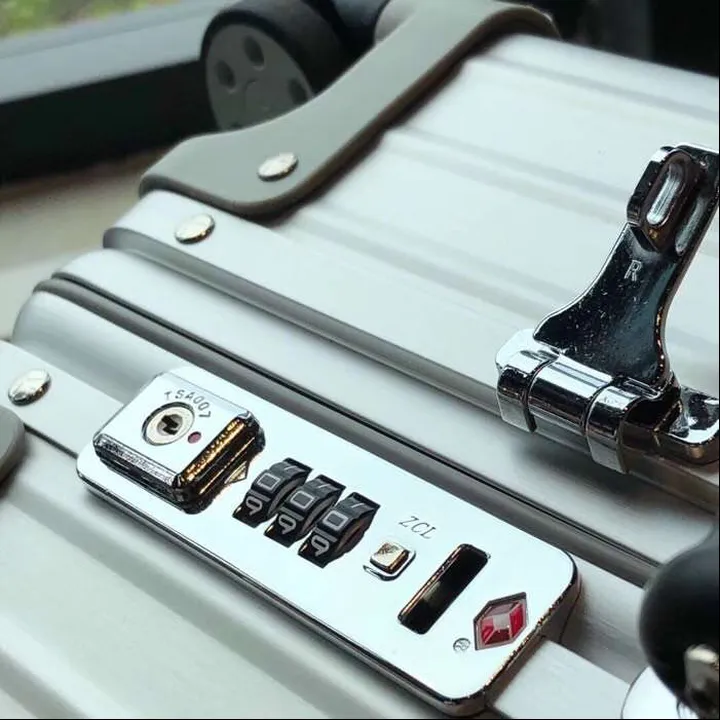 スーパーコピー リモワ スーツケース