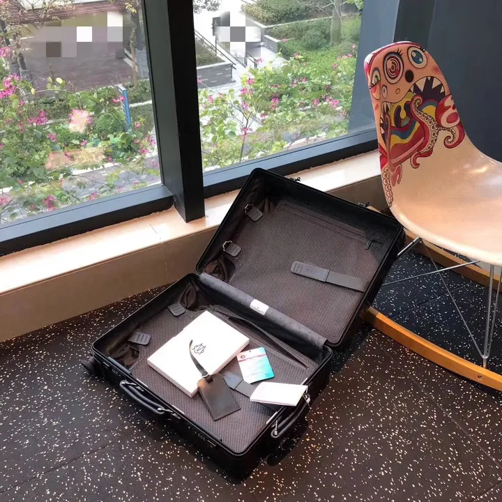 スーパーコピー リモワ スーツケース