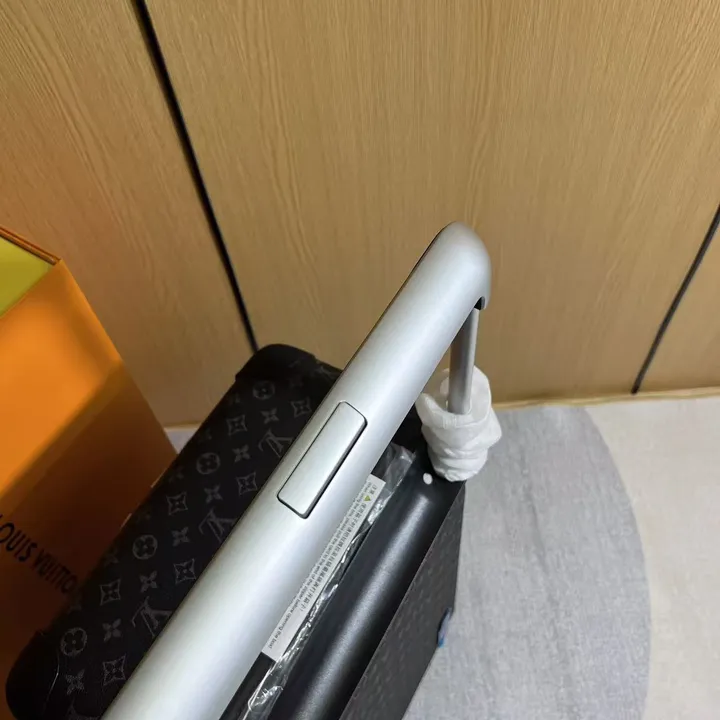 スーパーコピー ルイヴィトン スーツケース