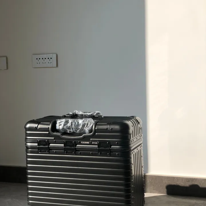 スーパーコピー リモワ スーツケース