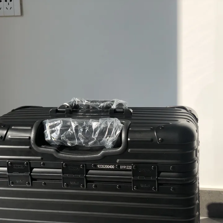 スーパーコピー リモワ スーツケース