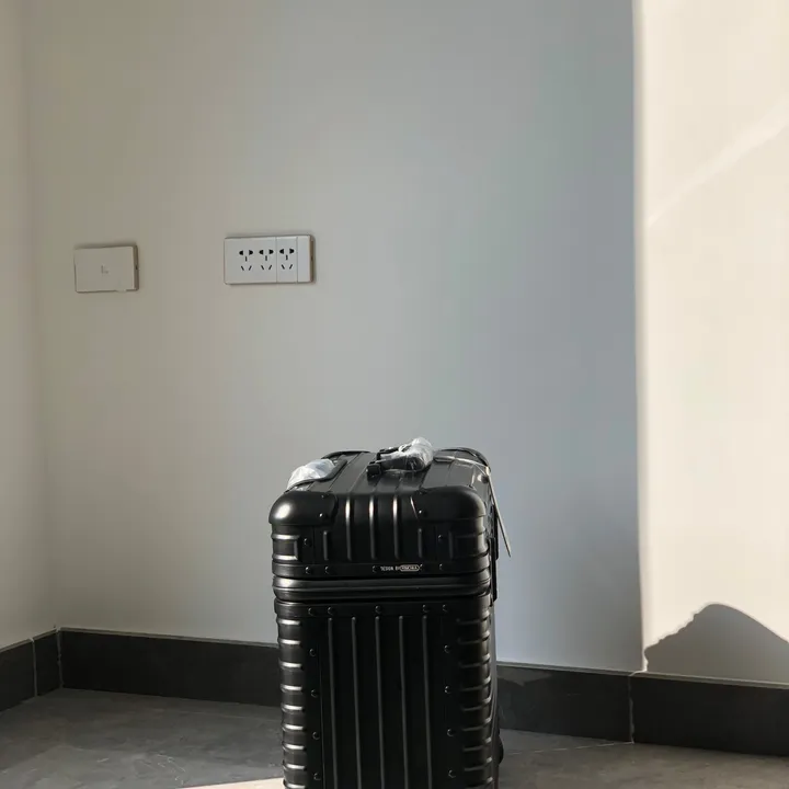 スーパーコピー リモワ スーツケース