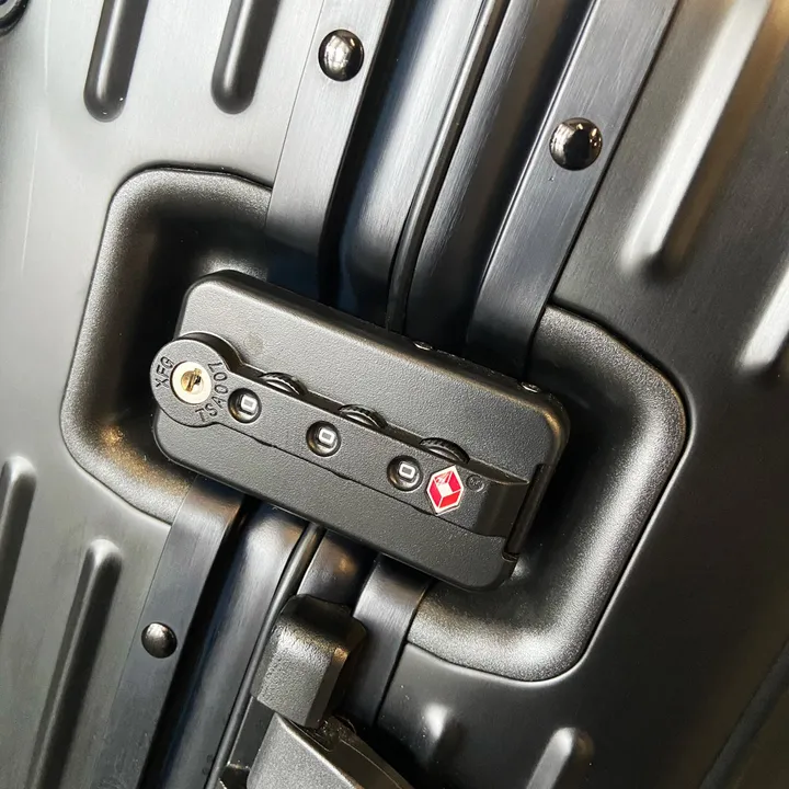 スーパーコピー リモワ スーツケース