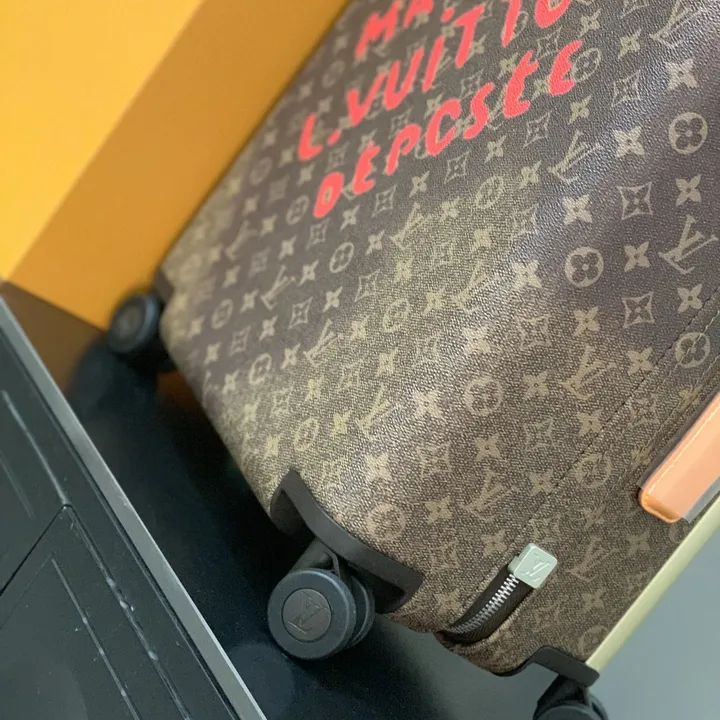 スーパーコピー ルイヴィトン スーツケース