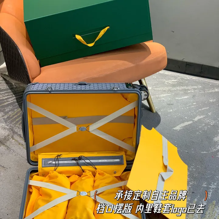 スーパーコピー フェンディ スーツケース