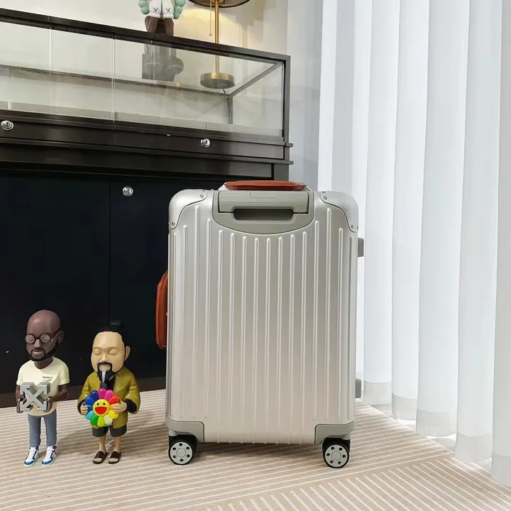 スーパーコピー リモワ スーツケース