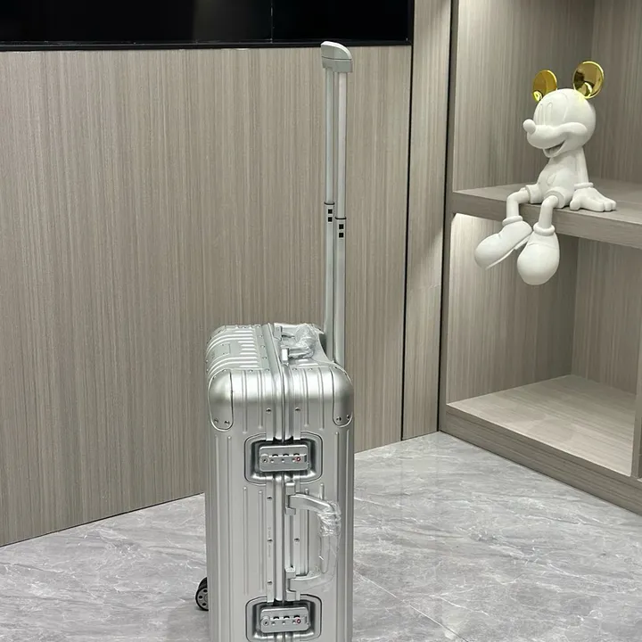 スーパーコピー リモワ スーツケース