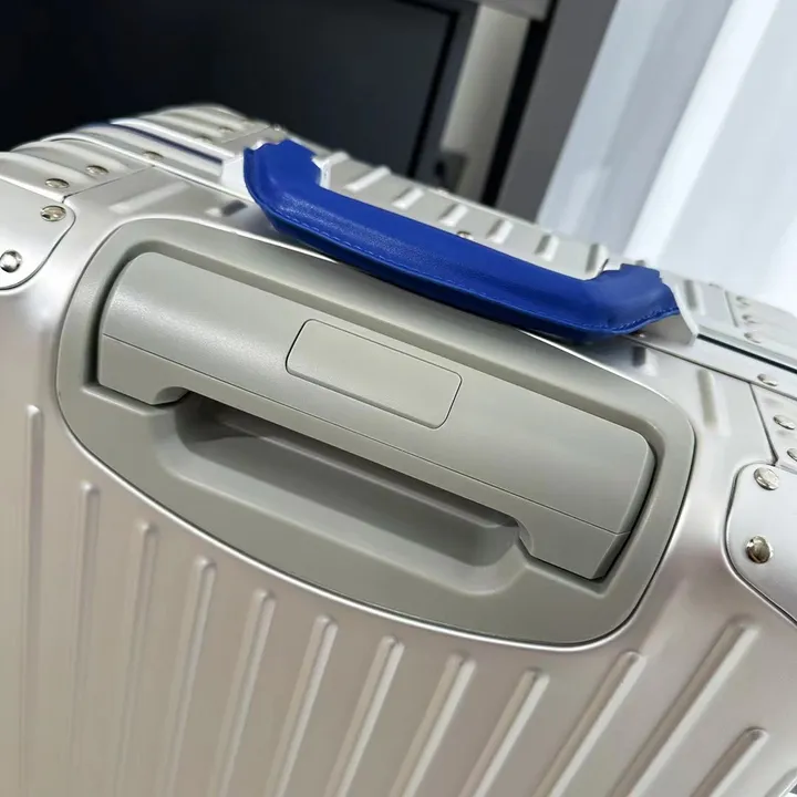 スーパーコピー リモワ スーツケース