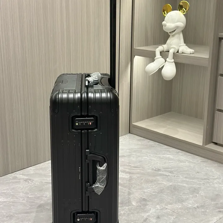 スーパーコピー リモワ スーツケース