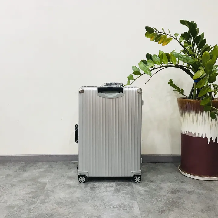 スーパーコピー リモワ スーツケース