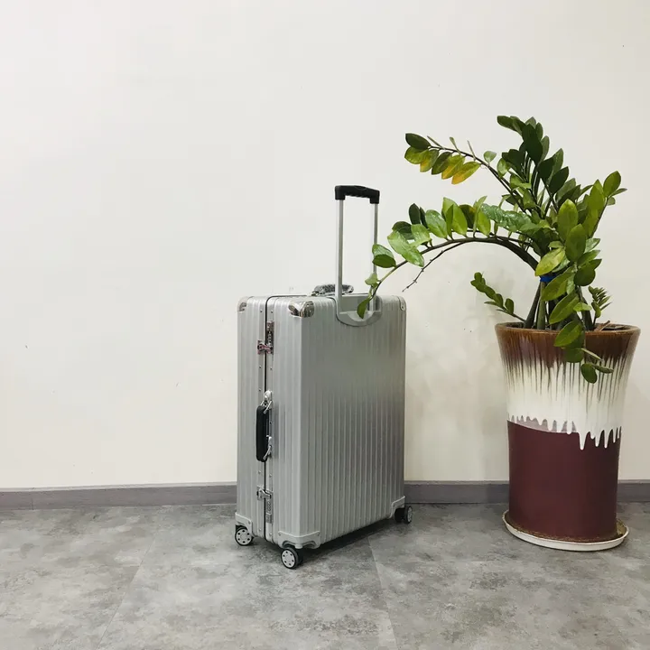 スーパーコピー リモワ スーツケース