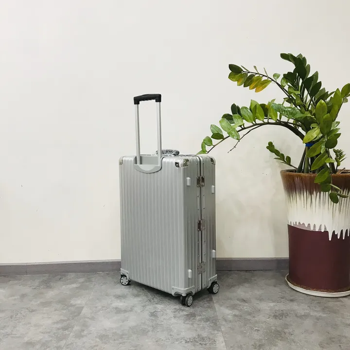 スーパーコピー リモワ スーツケース