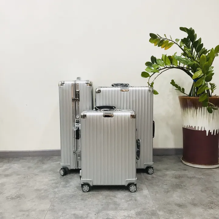 スーパーコピー リモワ スーツケース