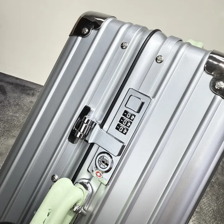 スーパーコピー リモワ スーツケース