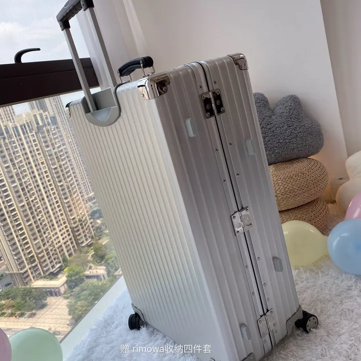 スーパーコピー リモワ スーツケース