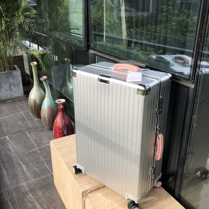 スーパーコピー リモワ スーツケース