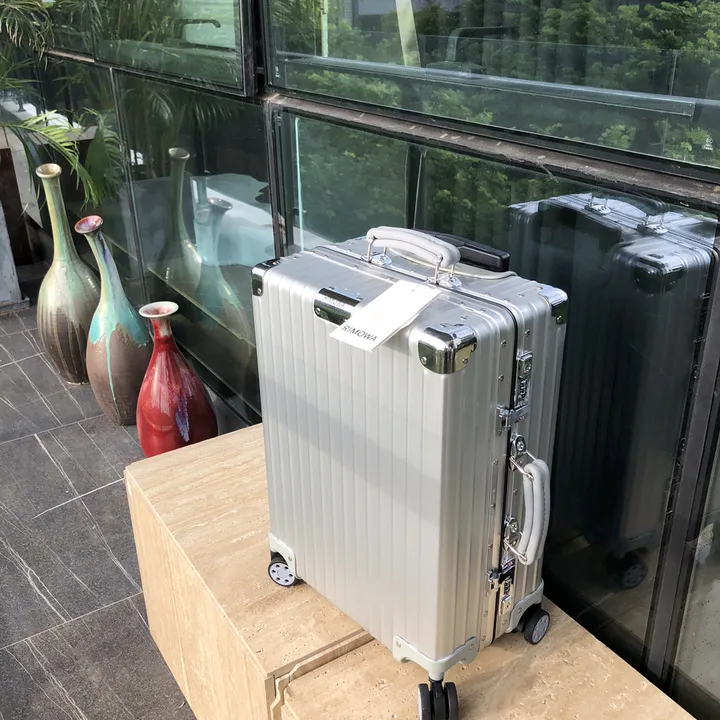 スーパーコピー リモワ スーツケース