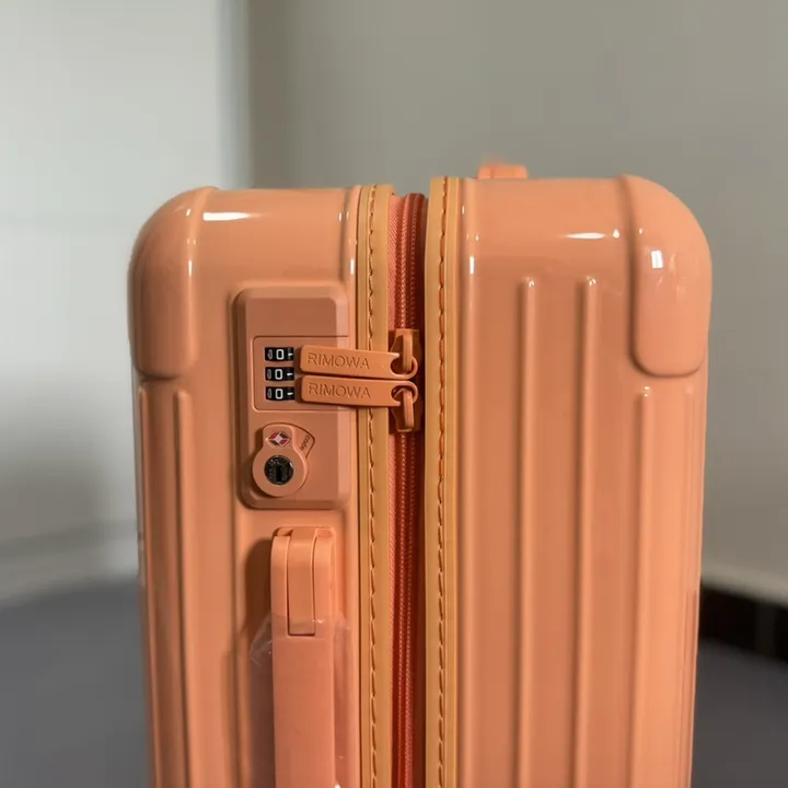 スーパーコピー リモワ スーツケース