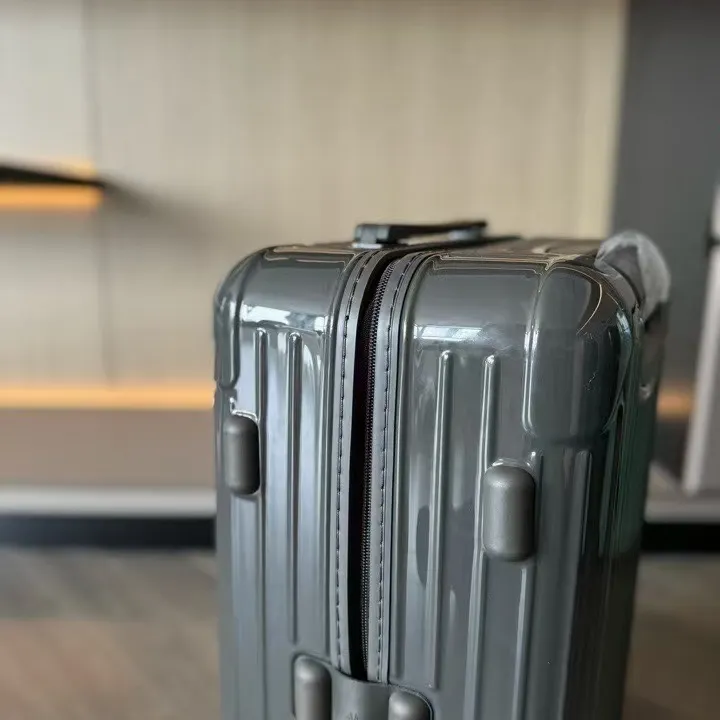 スーパーコピー リモワ スーツケース