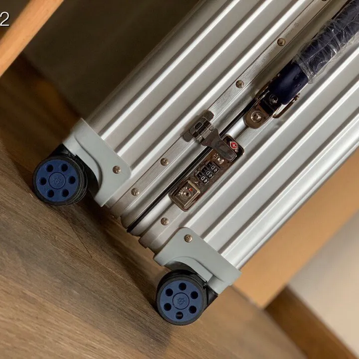 スーパーコピー リモワ スーツケース