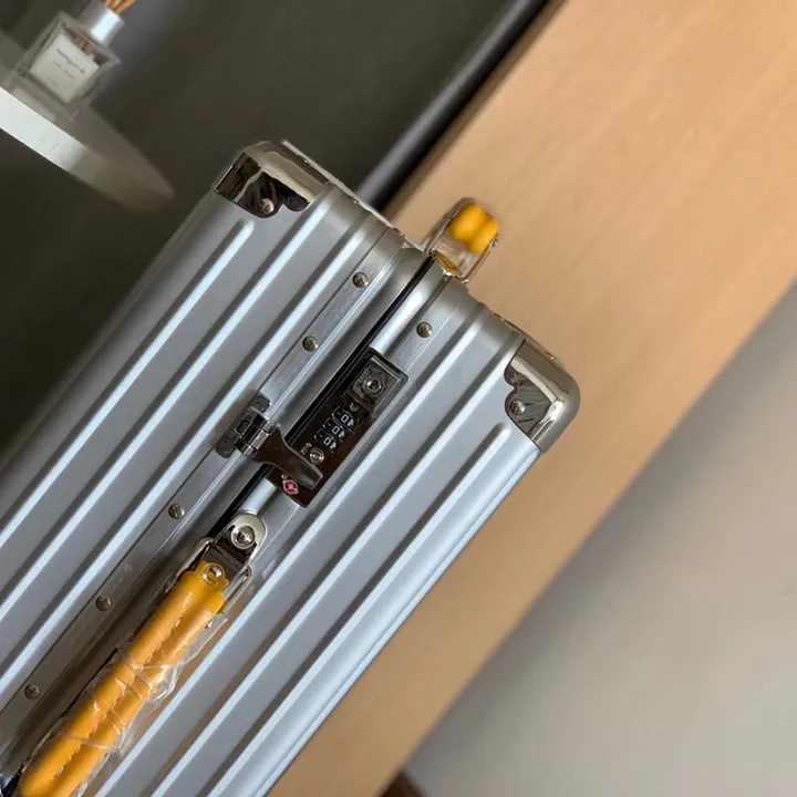 スーパーコピー リモワ スーツケース