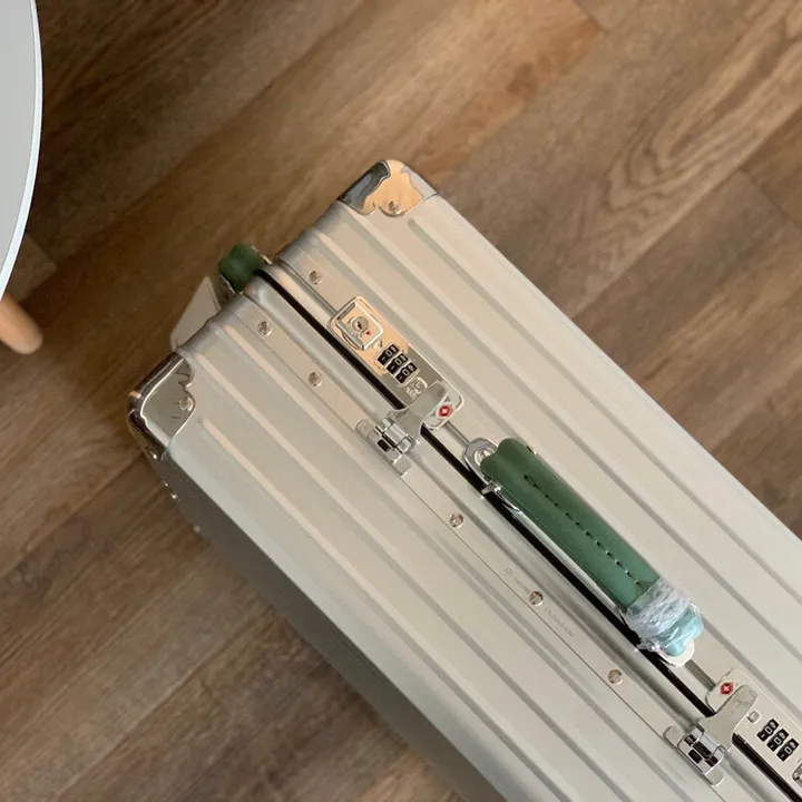 スーパーコピー リモワ スーツケース