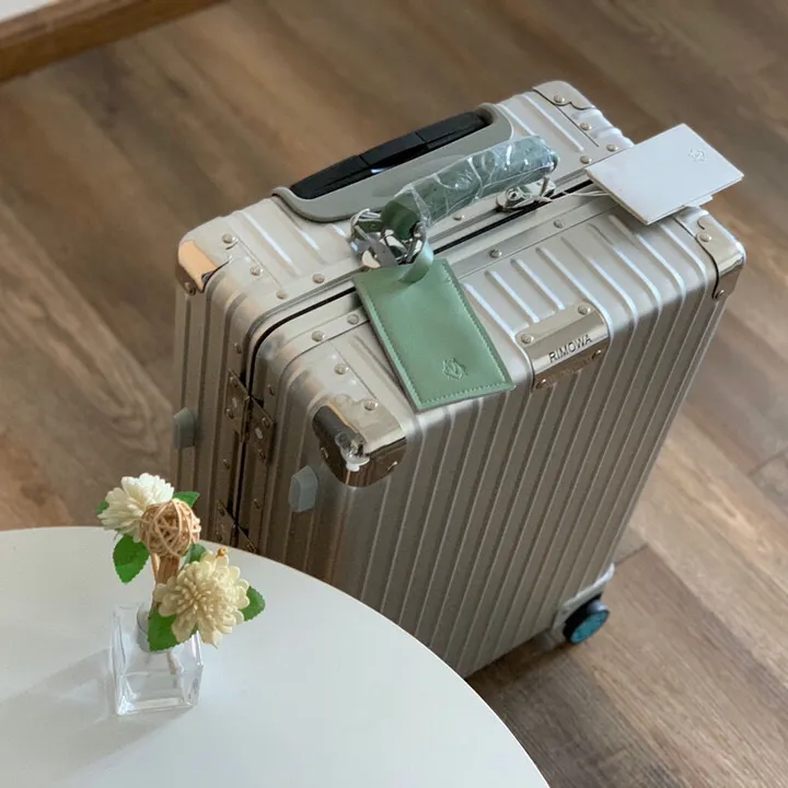 スーパーコピー リモワ スーツケース