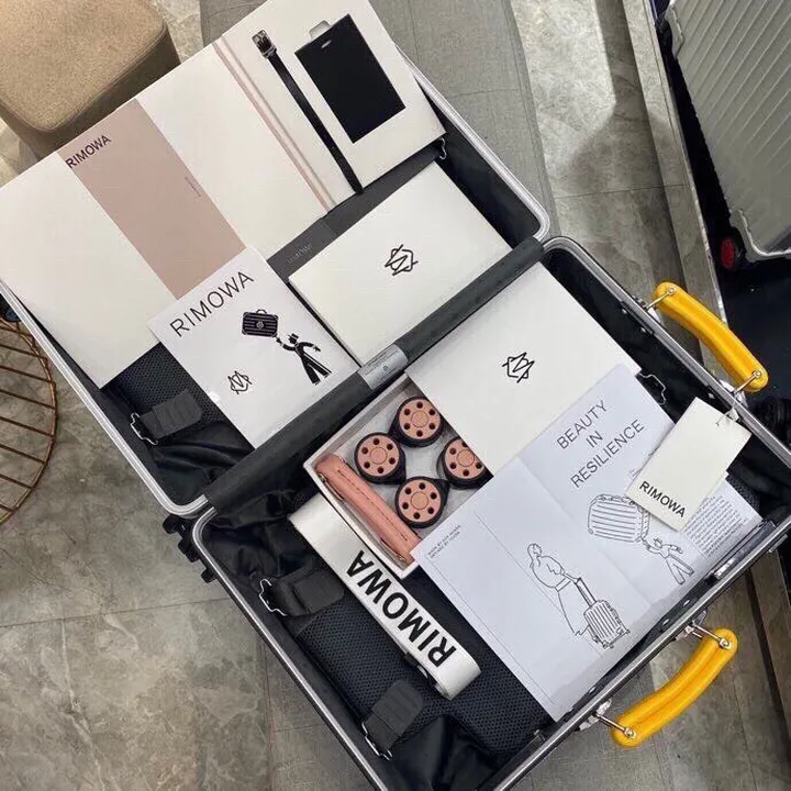 スーパーコピー リモワ スーツケース
