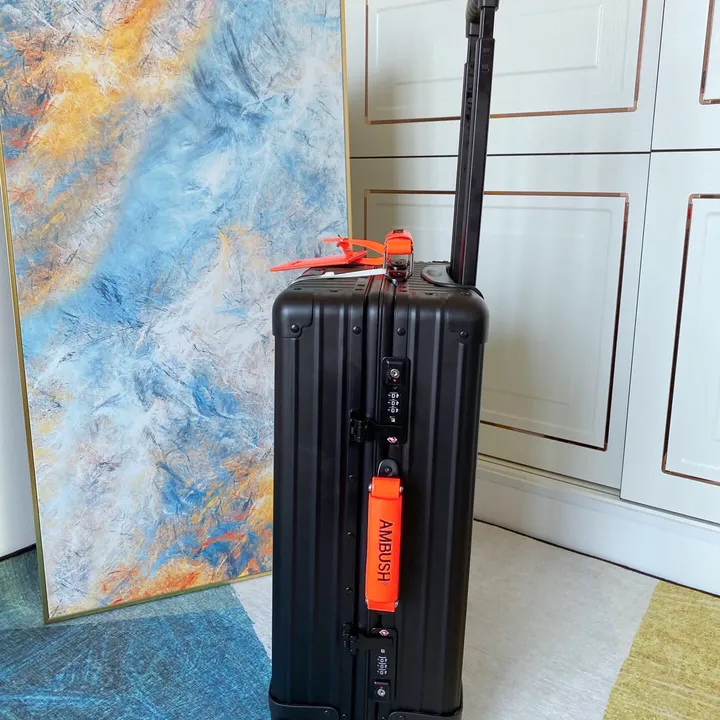 スーパーコピー リモワ スーツケース